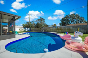 Ixora16 Heated Pool, mins to beach, airport, USSSA, Cruise Port, 1h to Disney